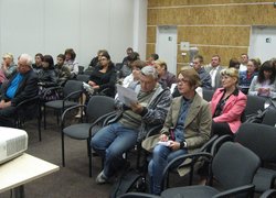 Учасники круглого столу обговорюють проблеми екологічної якості сільськогосподарської продукції